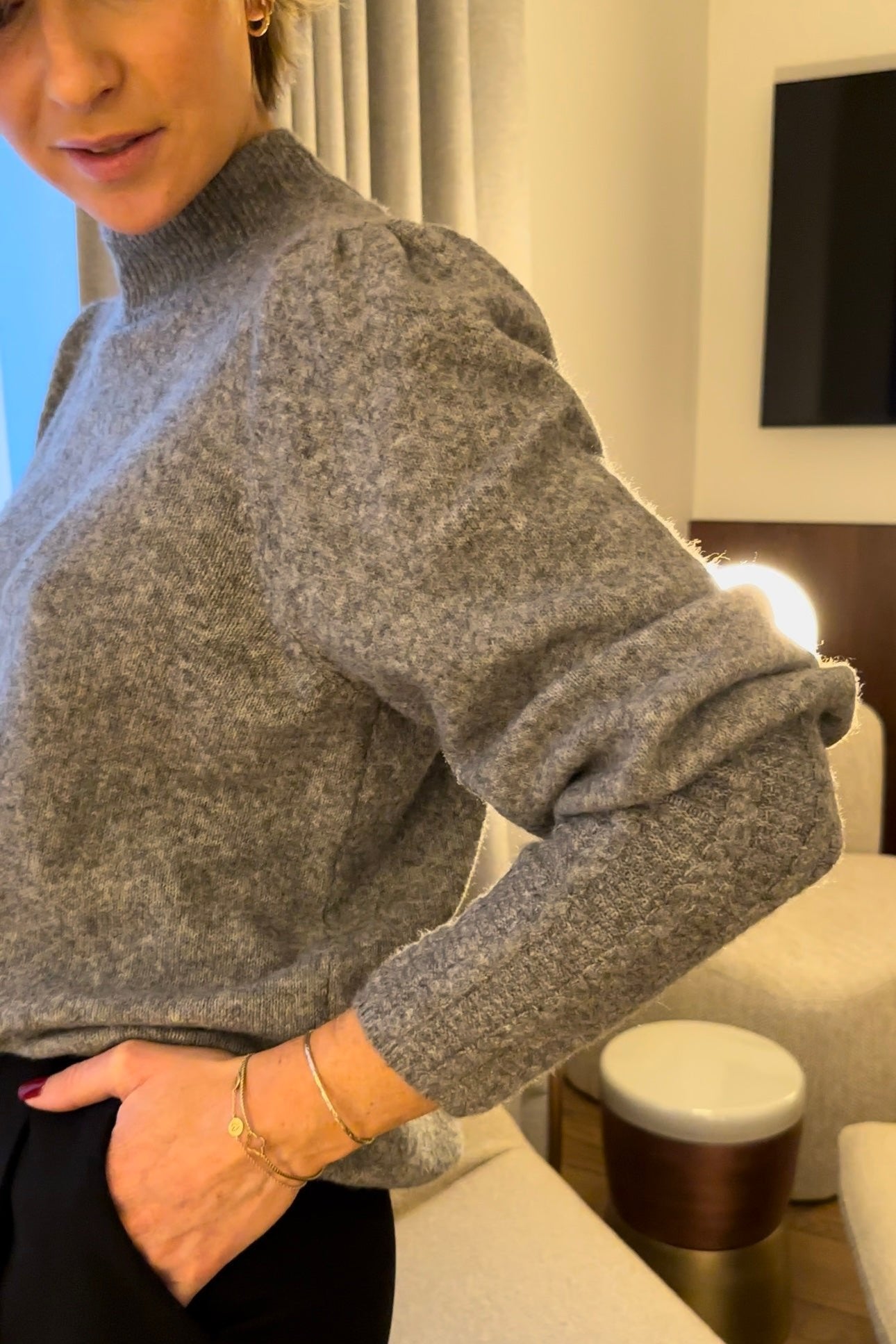 AMELIA KNIT PULLOVER